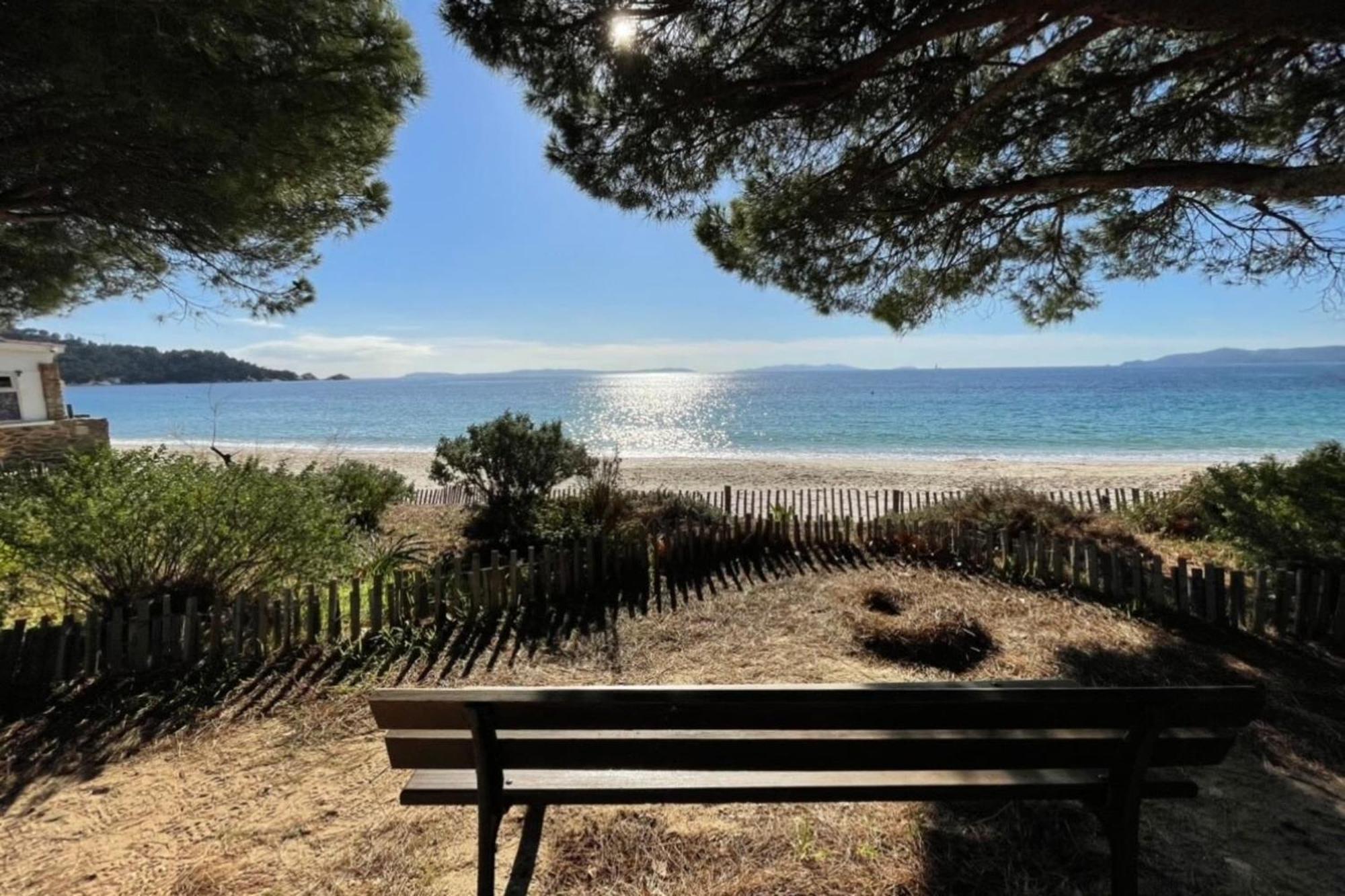 Charming Air-Conditioned One-Bedroom 150M From Cavaliere Beach