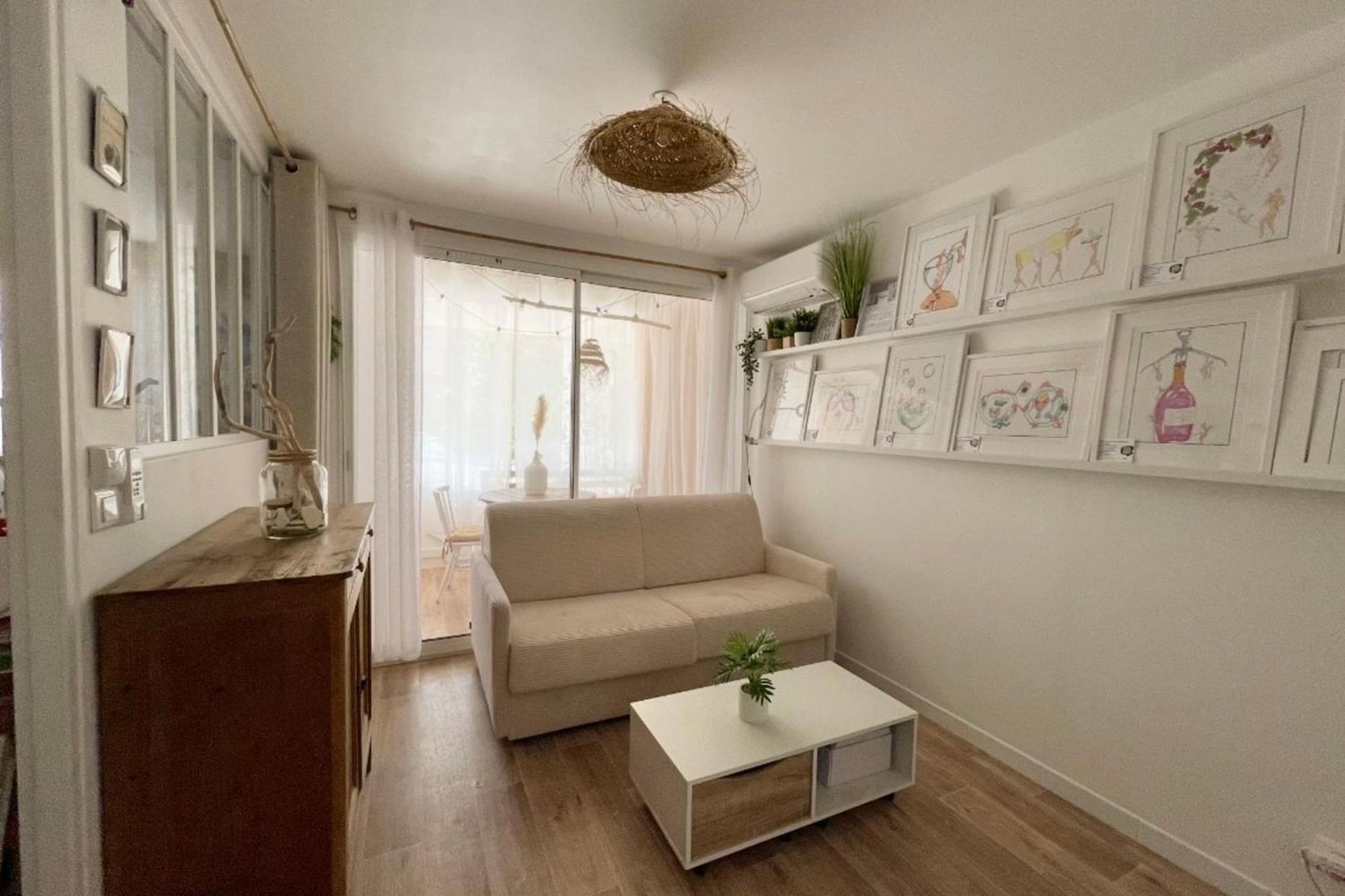 Apartment Charming Air-Conditioned One-Bedroom 150M From Cavaliere Beach *